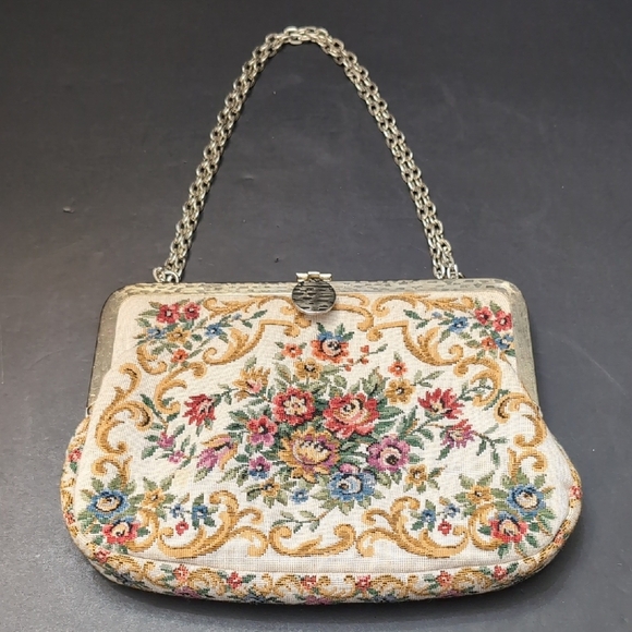 VGT,Hong Kong Walborg Mini Tapestry Floral Clutch With Metal Chain. - Picture 1 of 12